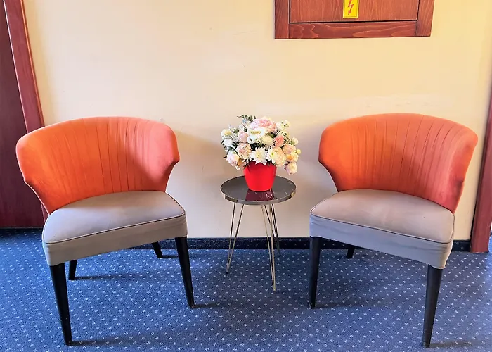 Хотел орбита 2*