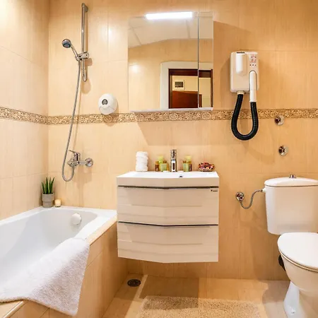 Orbita Hotel Warna